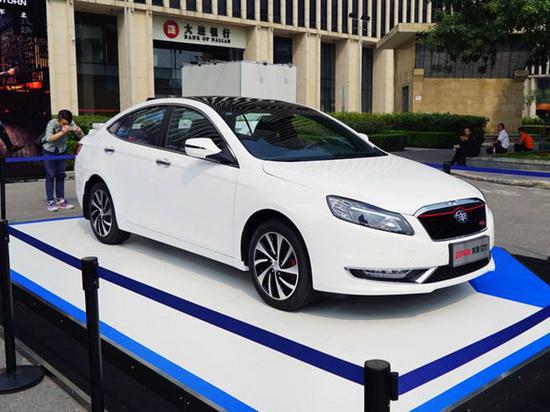 低薪大学教授买啥车 15万