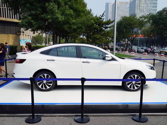 低薪大学教授买啥车 15万