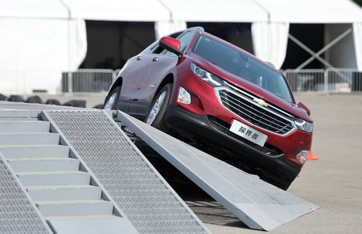 高人一挡的雪佛兰探界者在北京大出风头