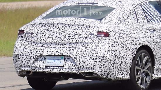 2018-buick-regal-gs-spied (4).jpg