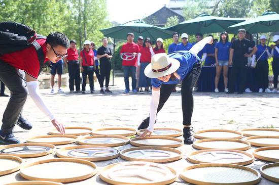探索｜梅赛德斯-奔驰SUV家族古北水镇初体验
