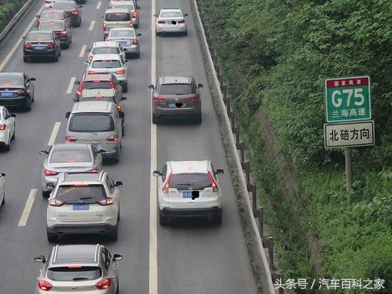 高速上尿急 能停在应急车道上方便吗