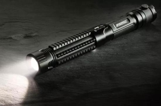 自驾游：车内切记不能带这些车品