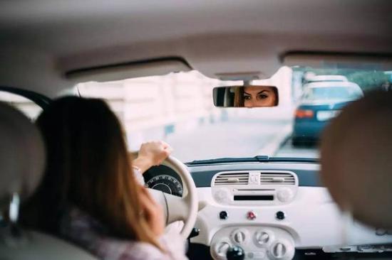 驾驶 | 十次事故九次快，龟速开车也是害？