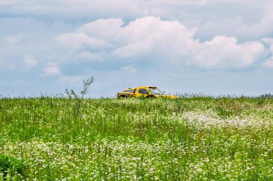 关于丝绸之路拉力赛，今天我们聊点“污”的