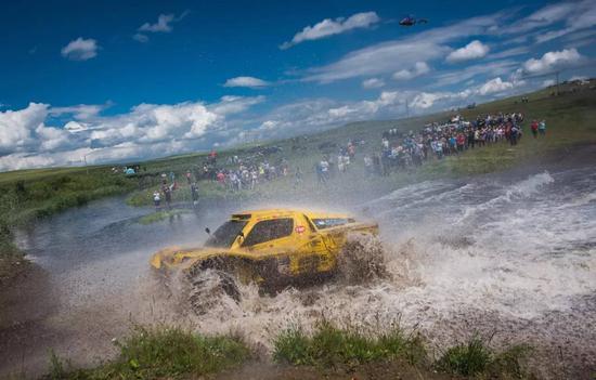 关于丝绸之路拉力赛，今天我们聊点“污”的