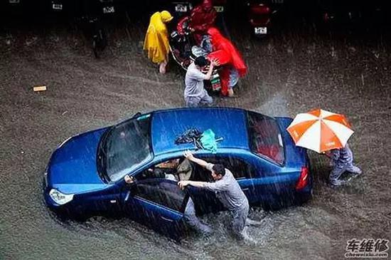 【用车】雨季行车安全最为关键，注意事项一定要掌握！