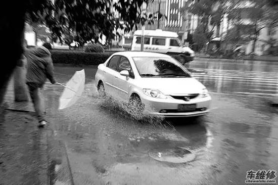 【用车】雨季行车安全最为关键，注意事项一定要掌握！