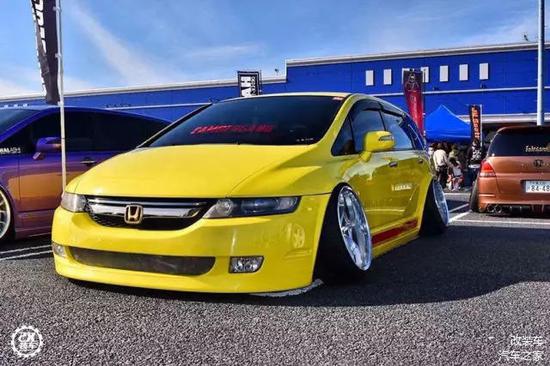 买辆丰田面包车只是开始 改成低趴才是赢家