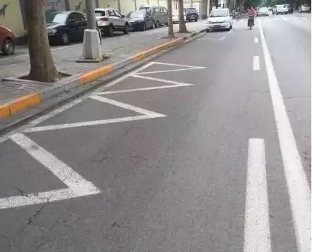 路上又新添一标线，车主们要小心了，否则罚100扣3分