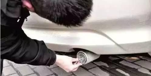 排气管“一边两个”和“两边各一个”性能一样吗？