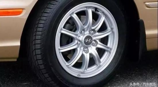 4、轮胎磨损不均匀