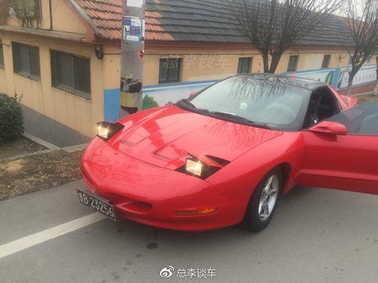 小区看到一辆跑车，比法拉利罕见，这车修车师傅也是头一次看到