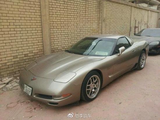 小区看到一辆跑车，比法拉利罕见，这车修车师傅也是头一次看到