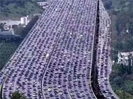 第八名：美国休斯敦堵车160公里