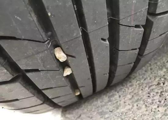 开车出门难免遇到意外，这些应急故障技巧都得懂