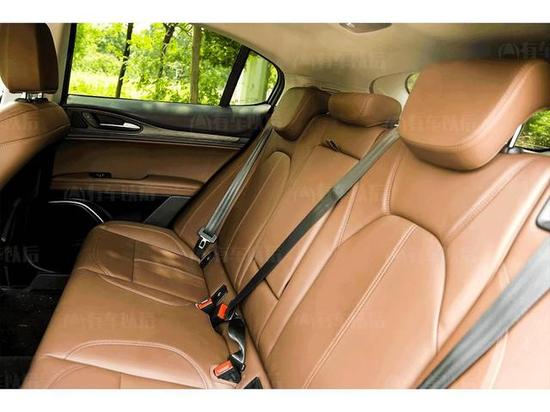 10万的家用车跟50万的豪车，做工用料差距这么大！