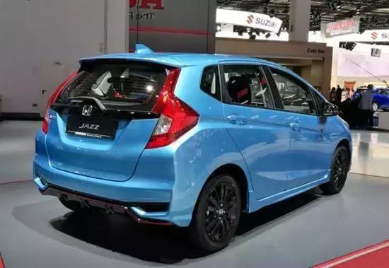 新款飞度德国上市 来中国就简配 6万起步