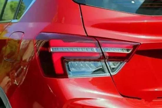 吉利S1上海亮相 售价6万起 搭1.4T+CVT