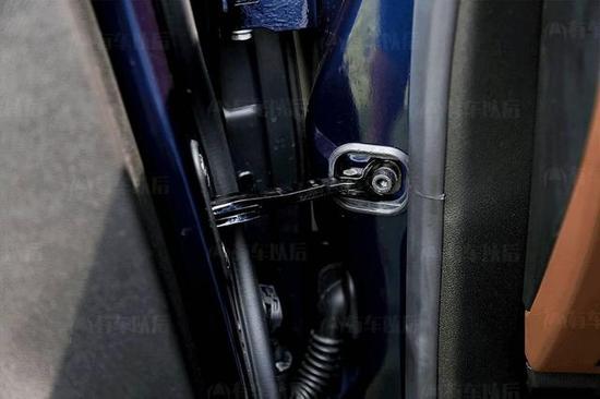 10万的家用车跟50万的豪车，做工用料差距这么大！