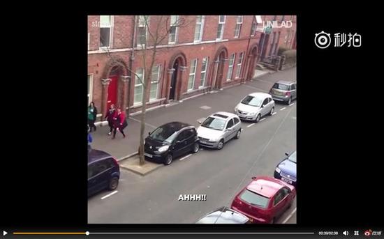 [转帖]女司机花几十分钟才停进车位 整个街道沸腾