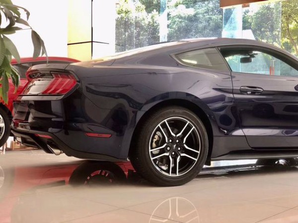 19款福特野马两门敞篷颜值颇高