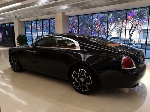 劳斯莱斯魅影黑色勋章版极具魅力