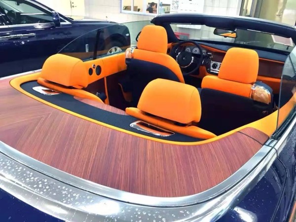 劳斯莱斯曜影2+2敞篷 全车延展木太美了