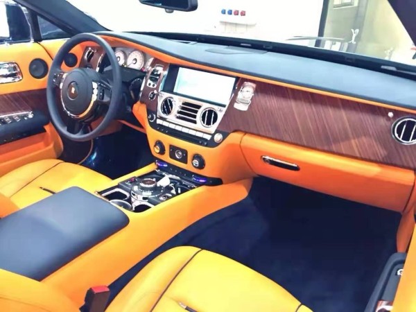 劳斯莱斯曜影2+2敞篷 全车延展木太美了