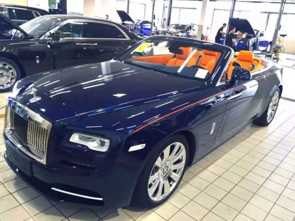 劳斯莱斯曜影2+2敞篷 全车延展木太美了