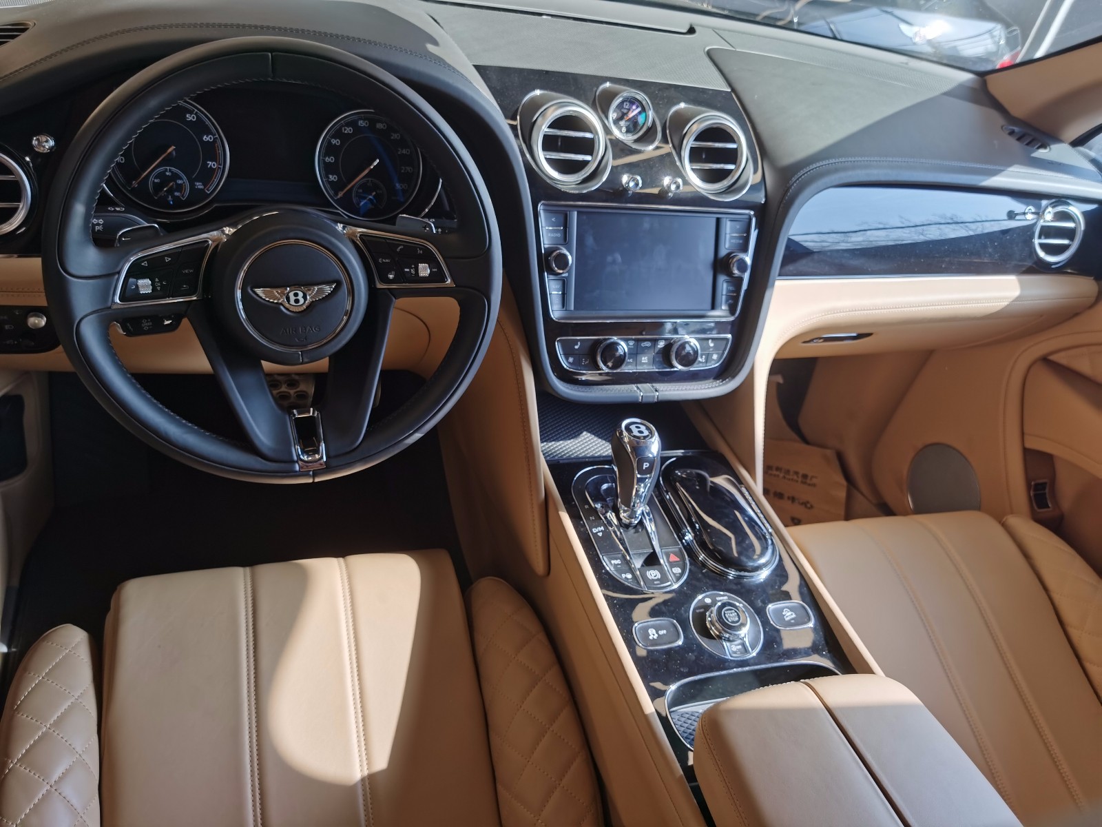 20款宾利添越suv品质一流新车钜惠回馈