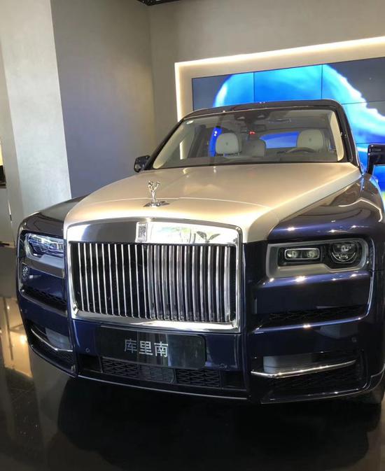 全国唯一双色库里南交车 提车价格揭秘