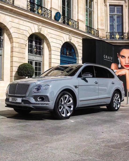 2021款宾利添越 顶尖豪华suv专属盛宴