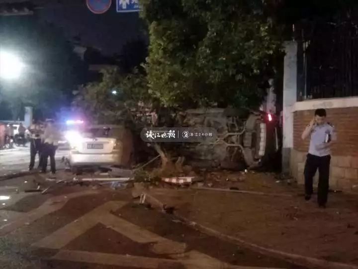 杭州闹市区车祸已致4人死亡 1人伤势较重