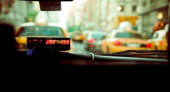 深圳：新能源汽车路边停车首小时将免费