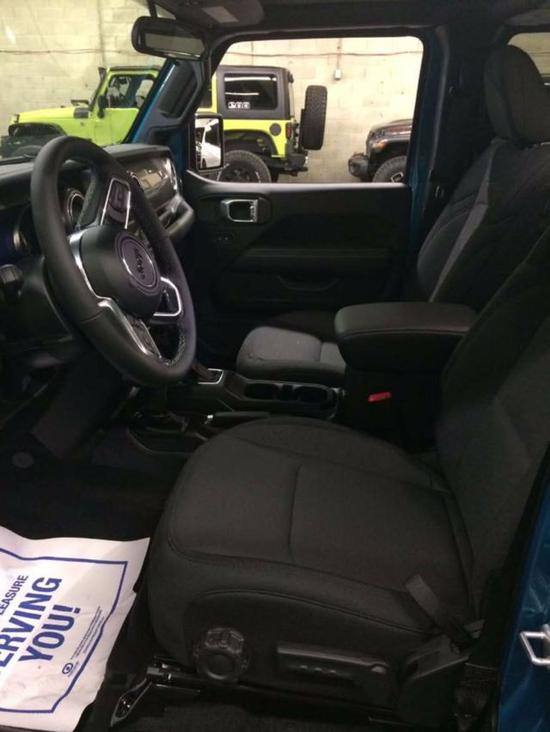 2020款吉普牧马人硬派越野国六现车预售