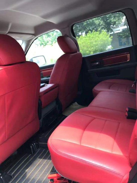 17款道奇公羊2500巨献 5.7L大排量皮卡