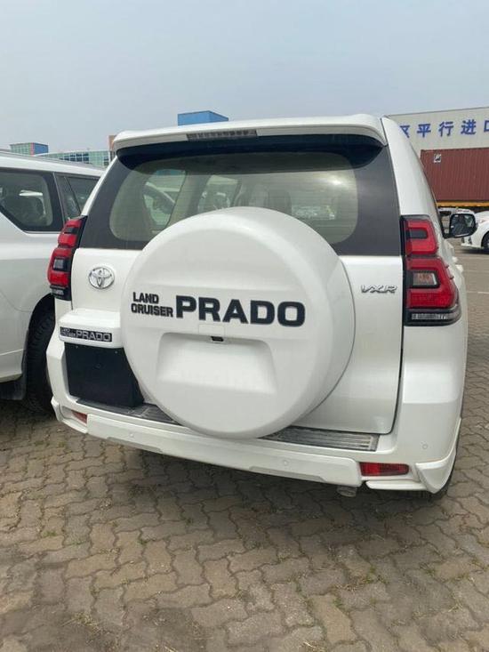 20款丰田霸道4000即将落幕的大气越野车