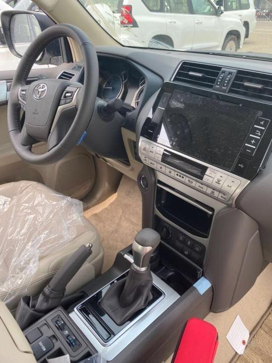 20款丰田霸道4000即将落幕的大气越野车