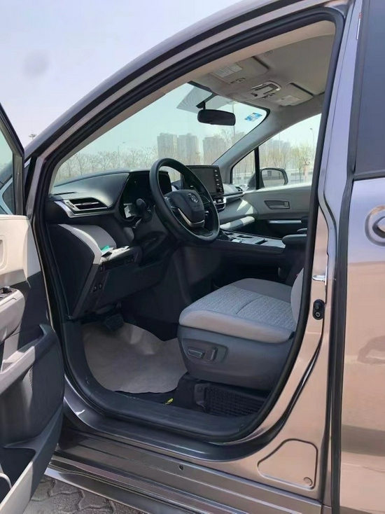 21款丰田塞纳25l天津港优惠特价399万