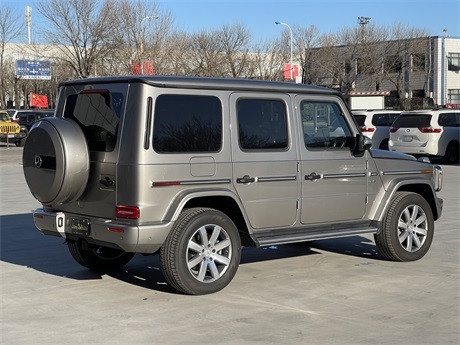 2021款奔驰g550稀有颜色钜惠260万包牌