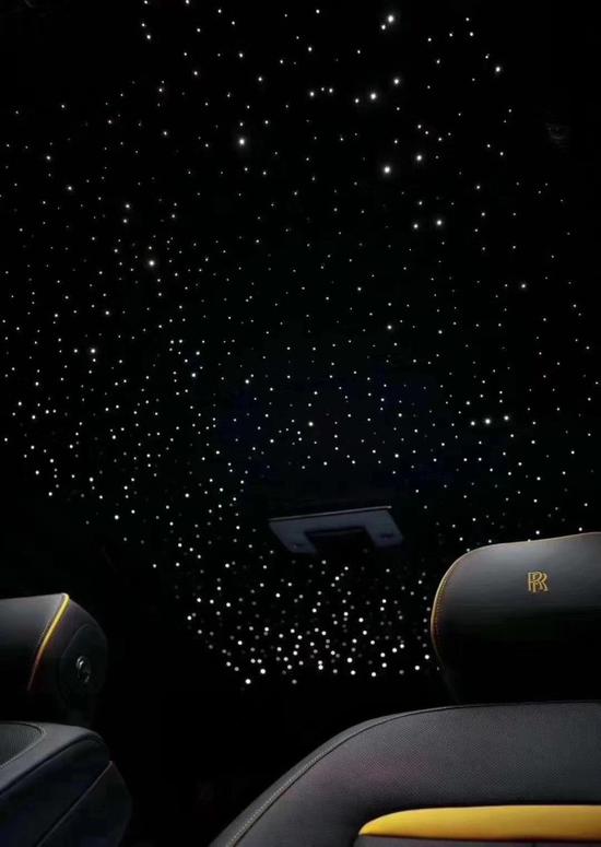 劳斯莱斯库里南开着宫殿去冒险600多万？