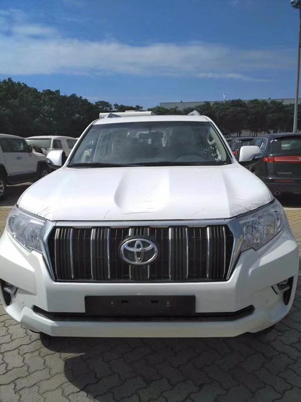 2019款丰田普拉多4000津港现车配置可选