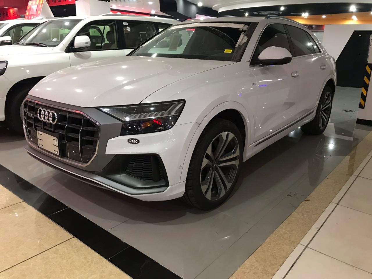 2020款奥迪q8美规现车原装进口报价解读