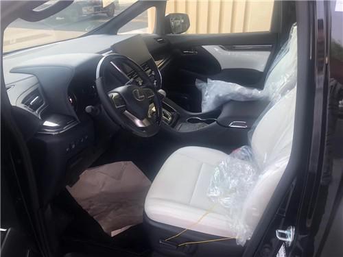 2020款雷克萨斯LM300九月金秋百万钜惠