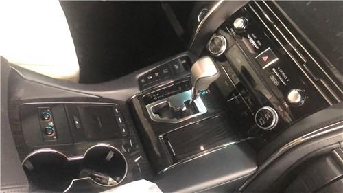 2020款雷克萨斯LM300九月金秋百万钜惠