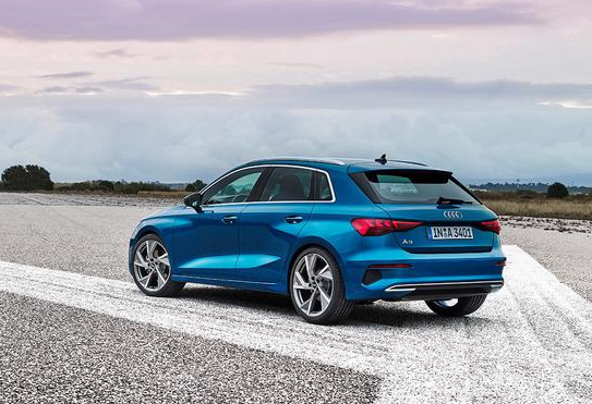 全新奥迪A3 Sportback/奥迪e-tron S Sportback亮相