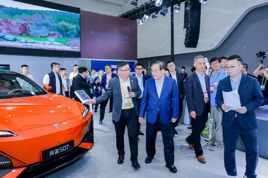 深蓝智驾驶访谈会：杜长虹称深蓝增程技术在行业内领先