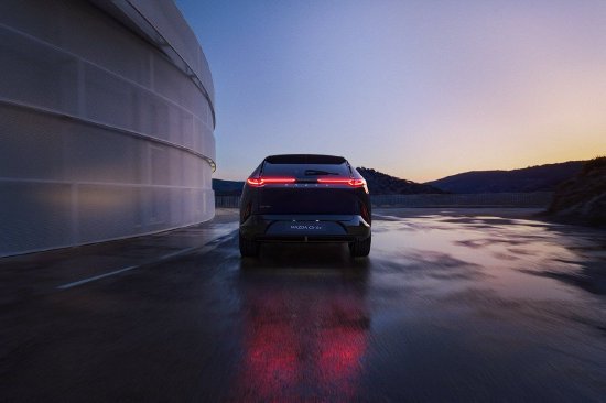 在狂飙中跳华尔兹，长安马自达如何守护“灵魂”