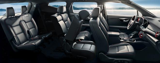 &nbsp;第三排Easy entry便捷进入